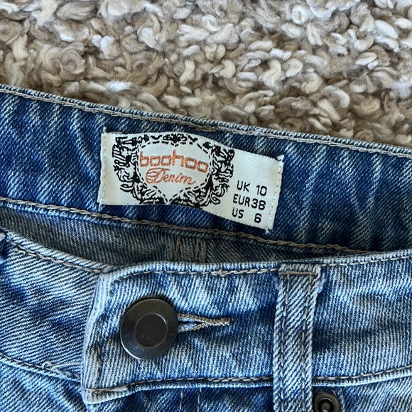 Boohoo Light Blue Wash 100% Cotton High Waist Mom Jeans Sz 6 - Picture 6 of 10
